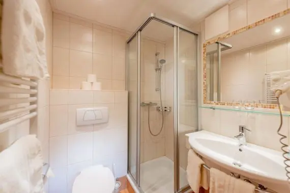 Wohlfühl-Dreibettzimmer in Filzmoos, Gästehaus Herrmann Wohlfühl-Dreibettzimmer in Filzmoos, Gästehaus Herrmann